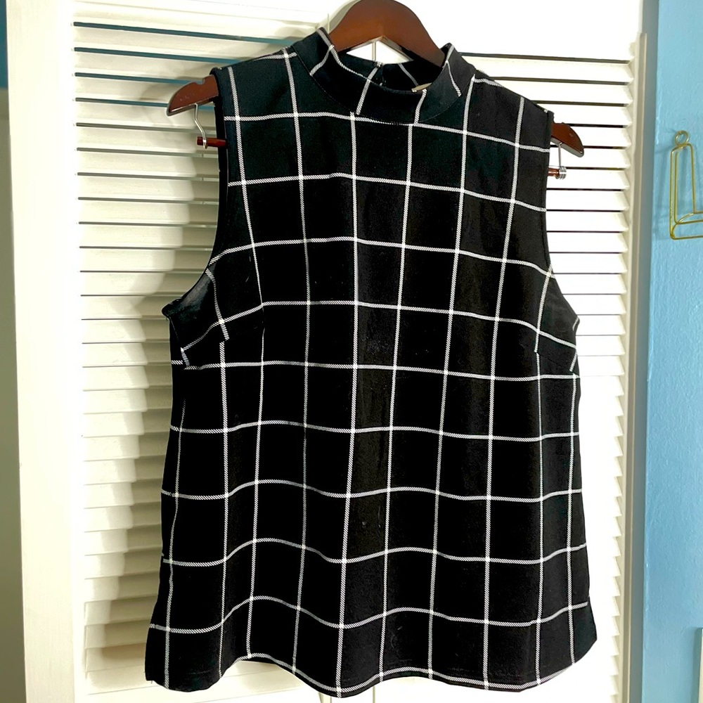 High Necked Patterned Tank Top